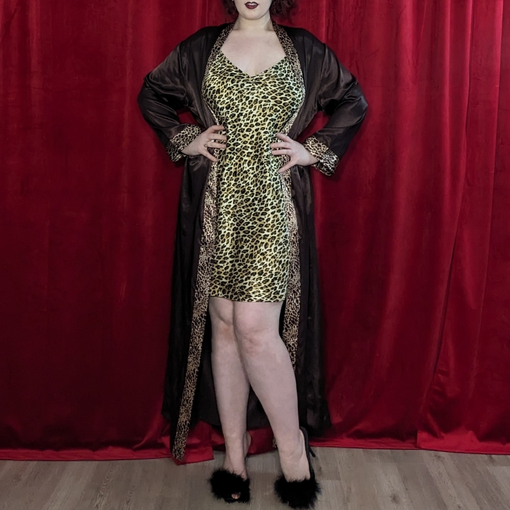 La Vie en Rose brown satin robe with leopard print trim - s/m